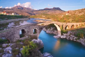 Alte Brücke bei Shkoder